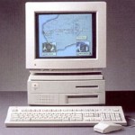 初のカラーモニターパソコン Mac II vi